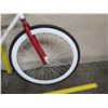 Image 3 : Men's White Mountain Bike w/ Vitesse Racing Seat & Handlebars & Blue Tire