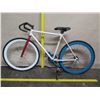 Image 8 : Men's White Mountain Bike w/ Vitesse Racing Seat & Handlebars & Blue Tire
