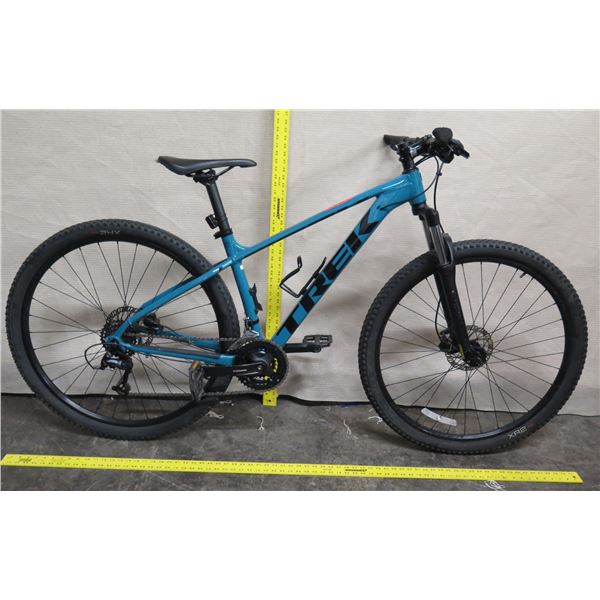 Trek Marlin U7 Girl's Blue Mountain Bike w/ XR2 Tires