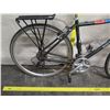 Image 10 : Raleigh Detour 5 Men's Black Hybrid Bike w/ Back Rack