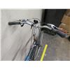Image 15 : Raleigh Detour 5 Men's Black Hybrid Bike w/ Back Rack
