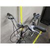 Image 23 : Raleigh Detour 5 Men's Black Hybrid Bike w/ Back Rack