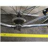 Image 13 : Huffy Highland 21 Speed Kolo 1200 Girl's Silver Mountain Bike