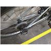 Image 11 : Roadmaster Granite Peak Men's 18 Speed Silver Mountain Bike