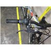 Image 8 : Roadmaster Granite Peak Men's 18 Speed Silver Mountain Bike