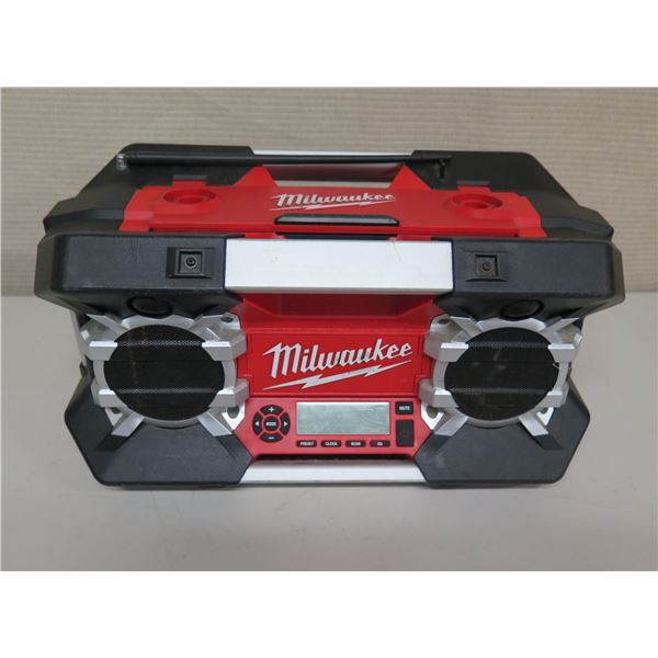 Milwaukee Jobsite Radio & Toolbox