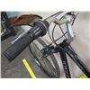 Image 19 : Trek 7100 RST Men's Black Hybrid Comfort Bike w/ Bontrager Tires