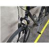Image 21 : Trek 7100 RST Men's Black Hybrid Comfort Bike w/ Bontrager Tires