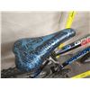 Image 13 : Roadmaster Granite Peak Men's 18 Speed Black Mountain Bike