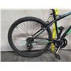 Image 8 : Huffy NightHawk Men's 18 Speed Black Green Mountain Bike