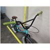 Image 10 : Redline 5 Kid's Blue Bike w/ Whitewall Fat Tires