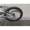 Image 10 : Haro 6061 Kid's Silver BMX Bike w/ Fat Tires