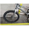 Image 12 : Haro 6061 Kid's Silver BMX Bike w/ Fat Tires