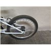 Image 11 : BTWIN Kid's White Black BMX Bike w/ Fat Tires