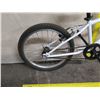 Image 3 : BTWIN Kid's White Black BMX Bike w/ Fat Tires
