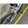 Image 4 : BTWIN Kid's White Black BMX Bike w/ Fat Tires
