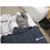 Image 3 : Puma Duffle Bag, Champion Sweatshirt, San Diego T-Shirts, 4 Hats