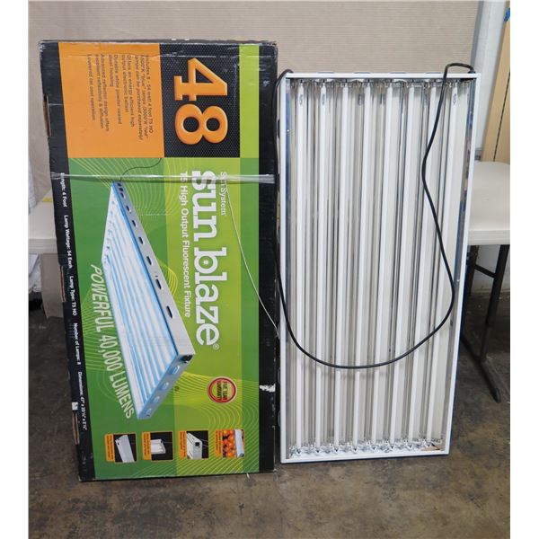 Sunblaze High Output Fluorescent Fixture w/ Spectralux Tube Bulbs