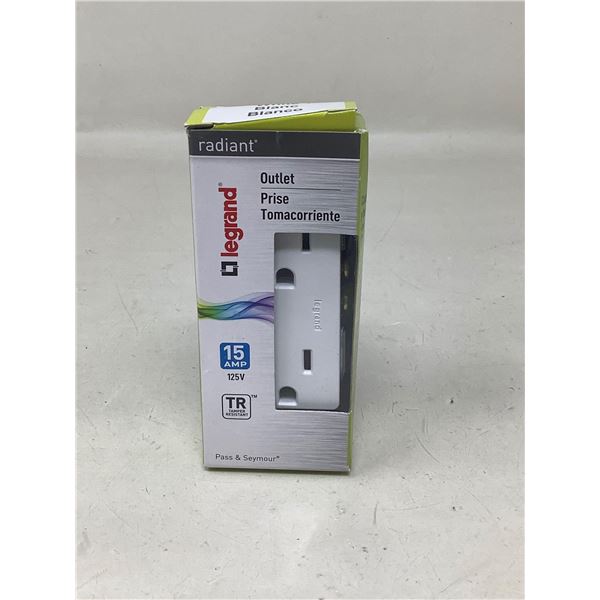 Legrand Outlet 15 Amps 125 V
