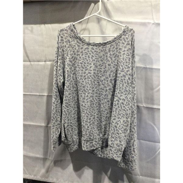 NEW Buffalo Ladies long sleeve printed fleece XL