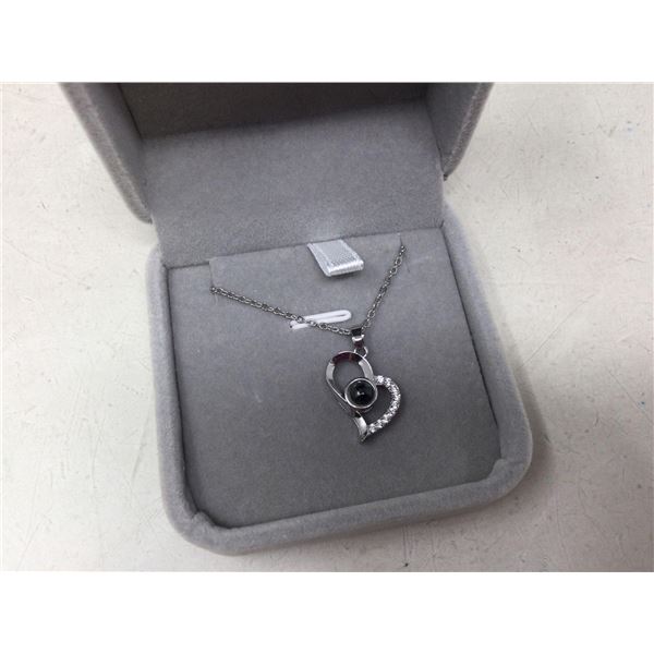 Nagri Necklace Oblique Peach Heart white gold pendant set