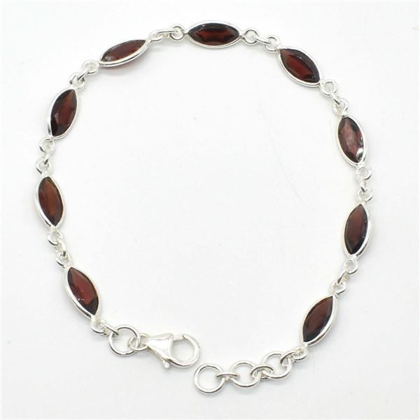 Silver Garnet (10.8ct) Bracelet (~weight 5.45g)
