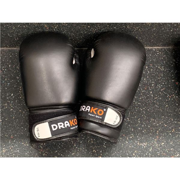 Set of Black Drako 16 Oz Boxing Gloves
