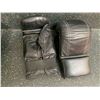 Image 2 : Set of black bag training gloves