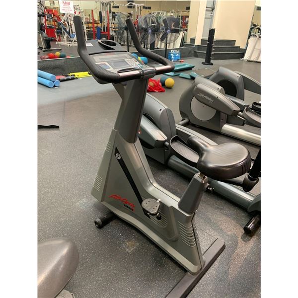 Life Cycle 9500 HR Upright Bike- all fitness equipment in this auction has been recently serviced an