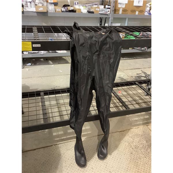 Grizzly Outdoors Nylon Chest Waders - Size 4