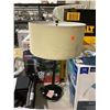 Image 1 : 2-Bulb Table Lamp
