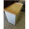 Image 2 : Kitchen Island on Castors 33"H 36"W 18"D