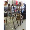 Image 2 : 2 Wooden Step Ladders