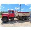 Image 2 : 88 Ford L9000 3406 CAT 9 Spd Tandem w 15' Gravel B & H  455,656 KM w Safety  & TOD