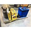 Image 1 : 2010 hyster 6000lb pallet truck (battery dead)