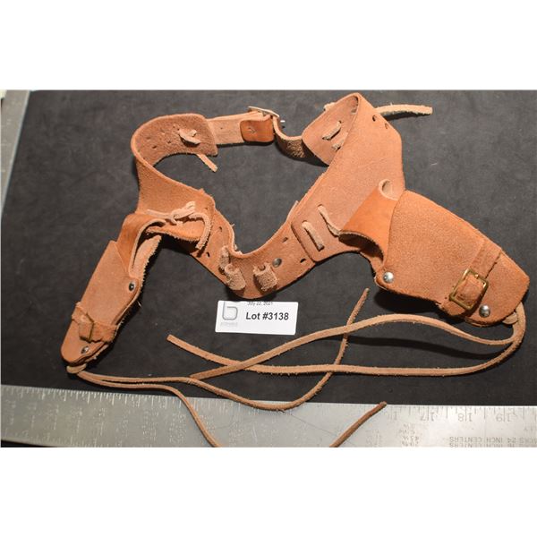 CHILDS VINTAGE LEATHER HOLSTER COWBOY TOY