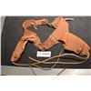 Image 1 : CHILDS VINTAGE LEATHER HOLSTER COWBOY TOY
