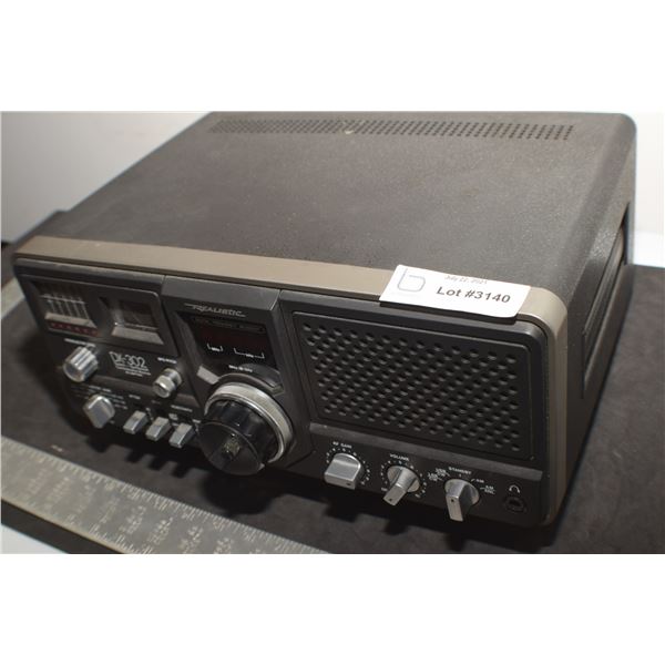 REALISTIC DX-302 DIGITAL COMMUNICATIONS RECEIVER AND ORIGINAL BOX RADIO