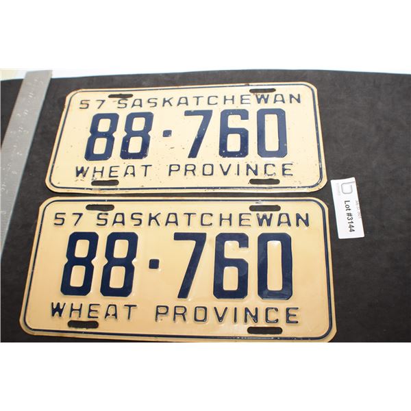 SASKATCHEWAN LICENSE PLATES SET..............1957