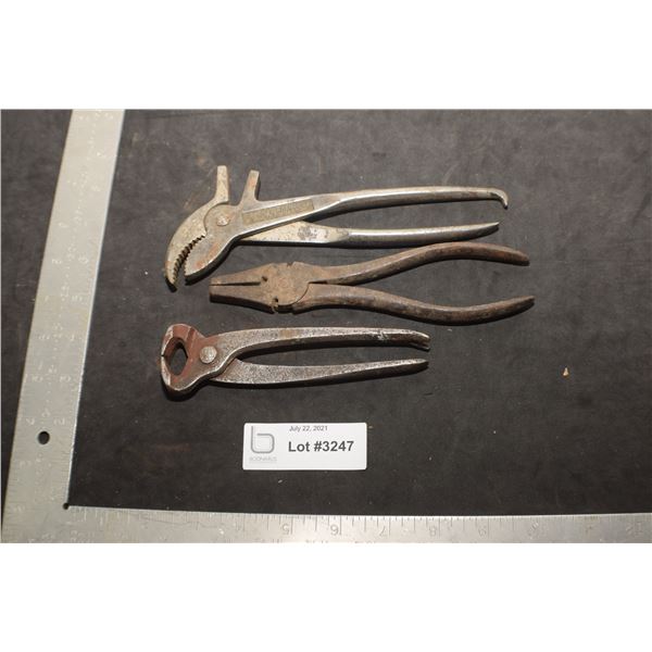 ANTIQUE TOOLS  ---------------- PLIERS NIPPERS ETC
