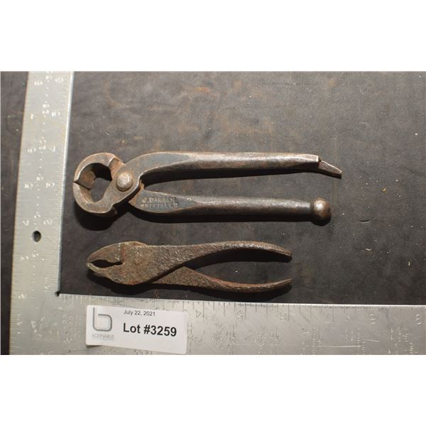 ANTIQUE TOOLS  ----------------  PLIERS