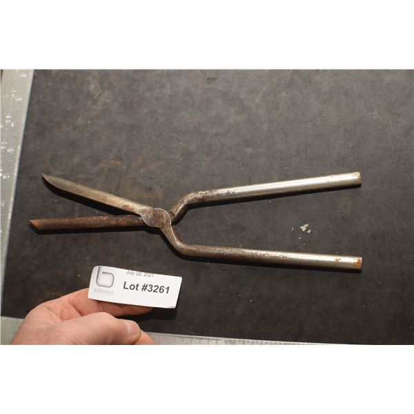 ANTIQUE TOOLS  ----------------  HAIR CURLER