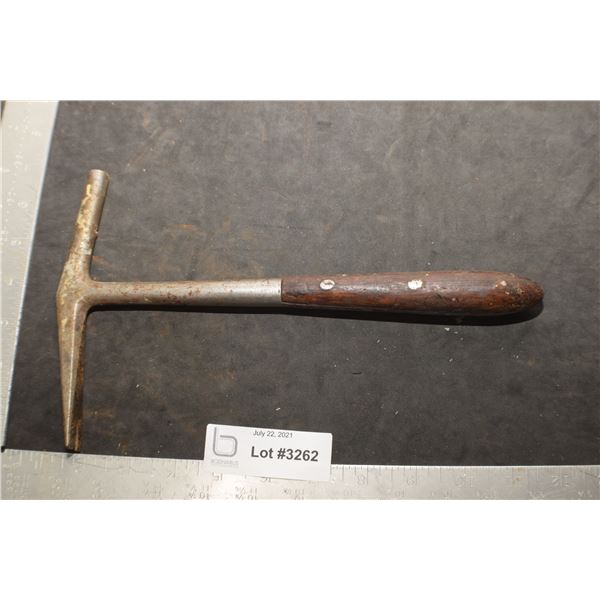 ANTIQUE TOOLS  ----------------  1800s HAMMER