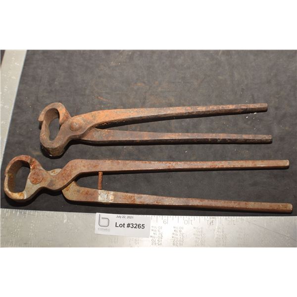 ANTIQUE BLACKSMITH FORGE NIPPERS