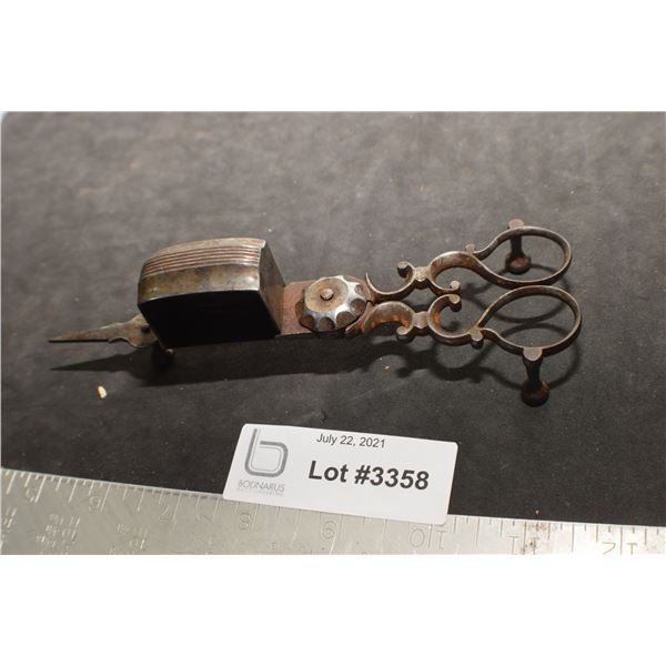 19TH CENTURY ORNATE CANDLE WICK CUTTER WITH STAND