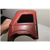Image 2 : ANTIQUE PRESSED STEEL TOY TRUCK PART / CAB