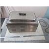 Image 2 : Duke Stainless Steel Heating Pan - 22.5"x14.5" - working