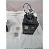 Image 5 : Waring Pro Electric Meat Grinder - working