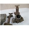 Image 5 : Vintage Car Parts - '69 Marquis Stereo, Carb, Jacks, Reflectors