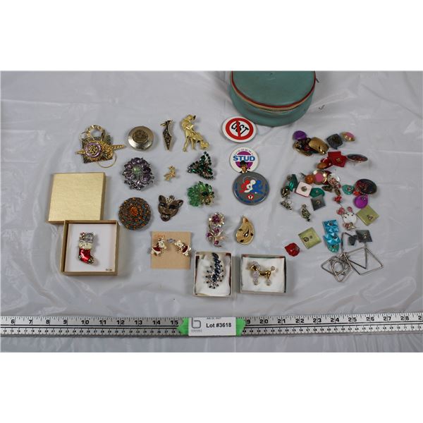 Jewellery Lot - Brooches, Earrings